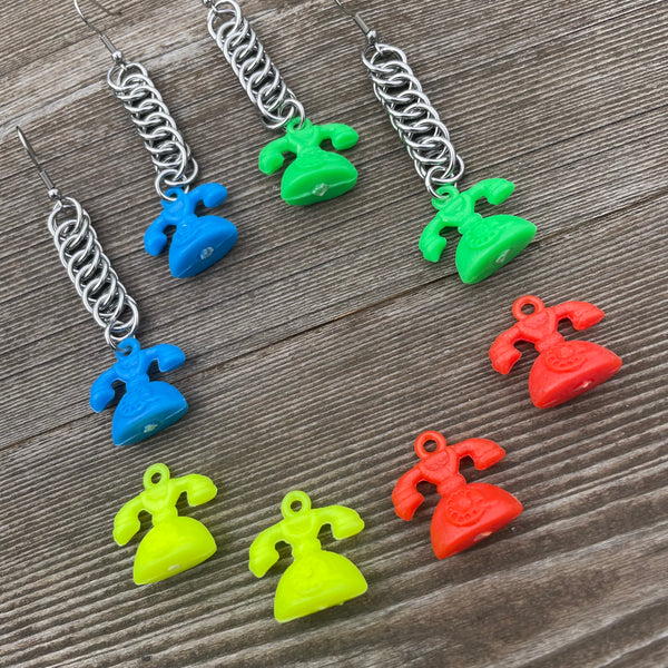 Kitschy Chainmaille Telephone Earrings